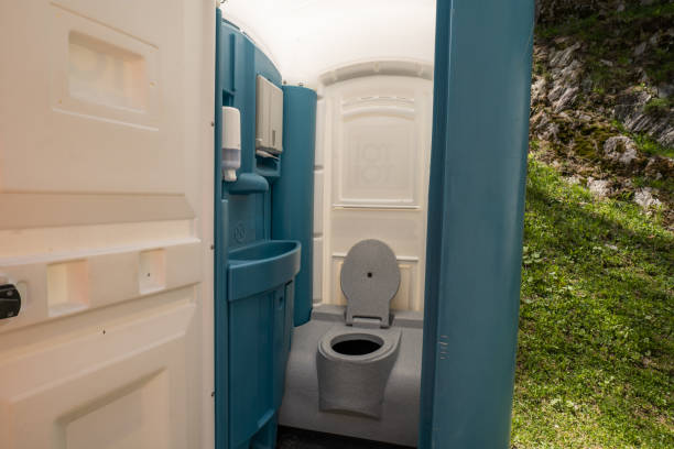 Best VIP or Luxury Restroom Trailers  in Dayton, TX